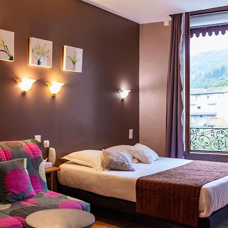 Logis Hotel Restaurant De La Paix Lodève Zewnętrze zdjęcie