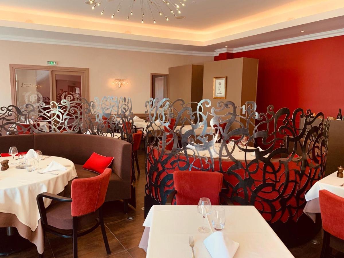 Logis Hotel Restaurant De La Paix Lodève Zewnętrze zdjęcie