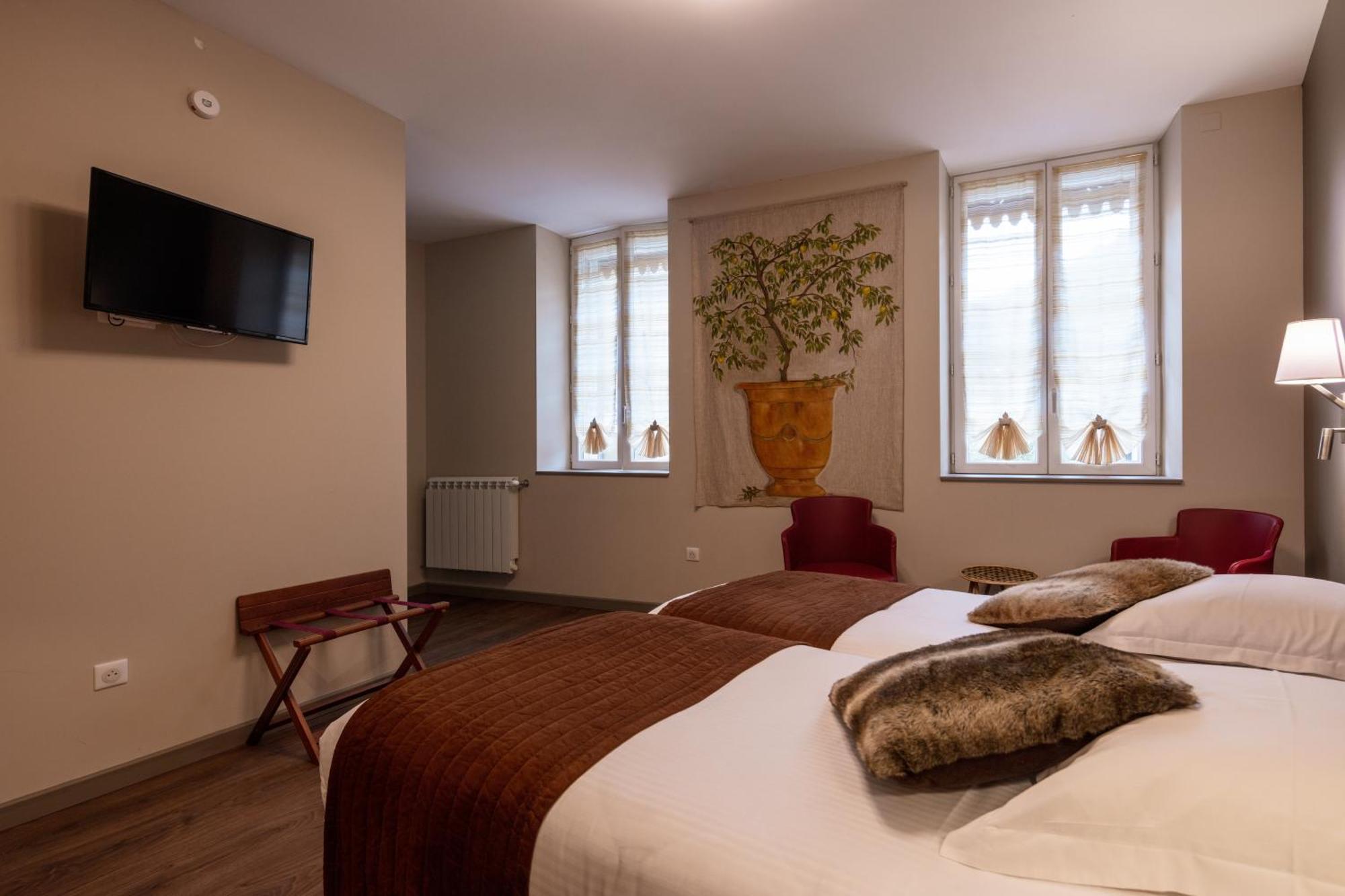 Logis Hotel Restaurant De La Paix Lodève Zewnętrze zdjęcie