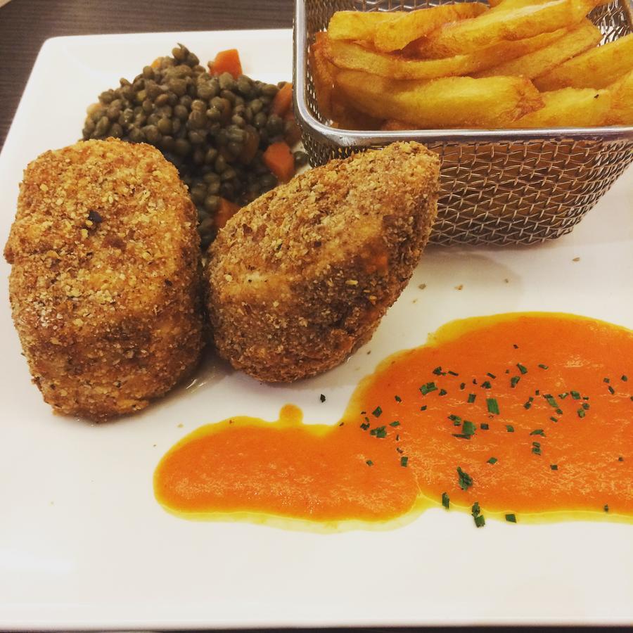 Logis Hotel Restaurant De La Paix Lodève Zewnętrze zdjęcie
