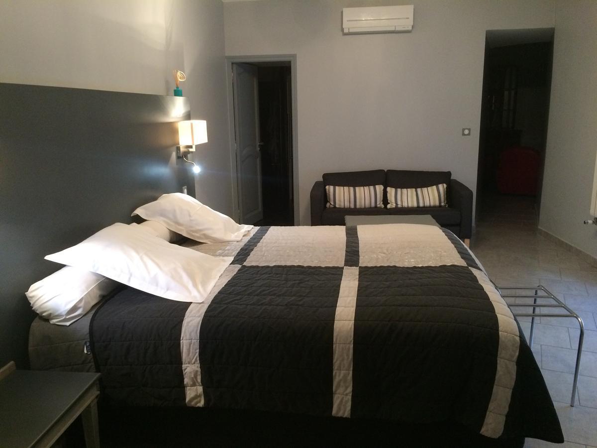 Logis Hotel Restaurant De La Paix Lodève Zewnętrze zdjęcie