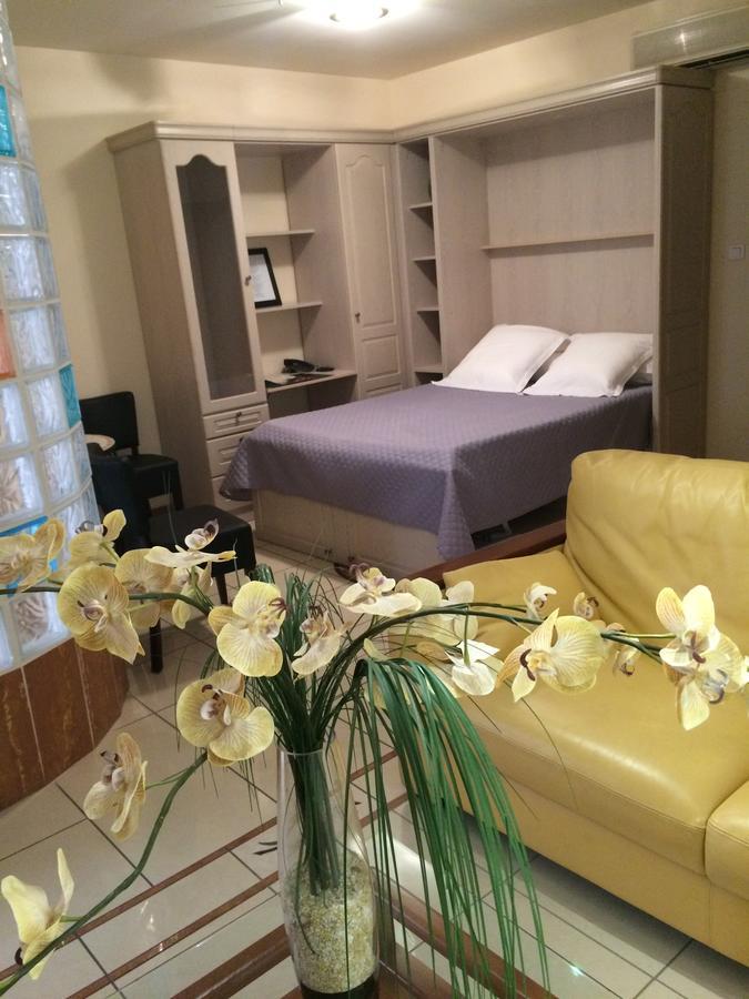 Logis Hotel Restaurant De La Paix Lodève Zewnętrze zdjęcie